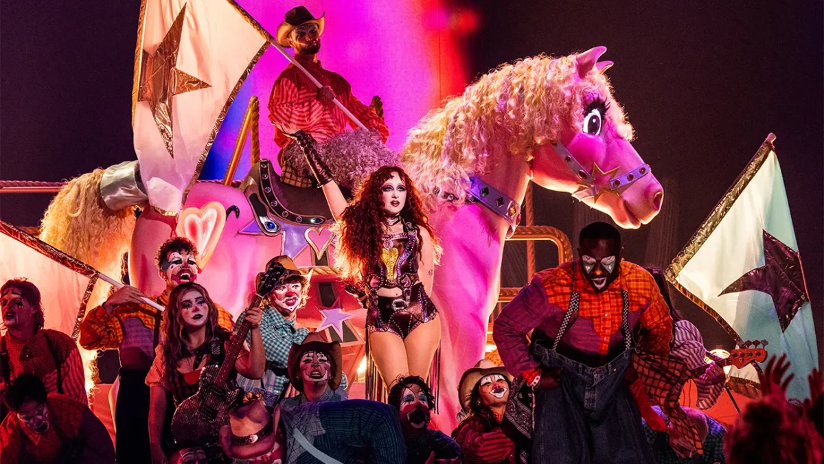 Chappell Roan performs “Pink Pony Club” with the appropriate props. (All photos courtesy Getty Images)